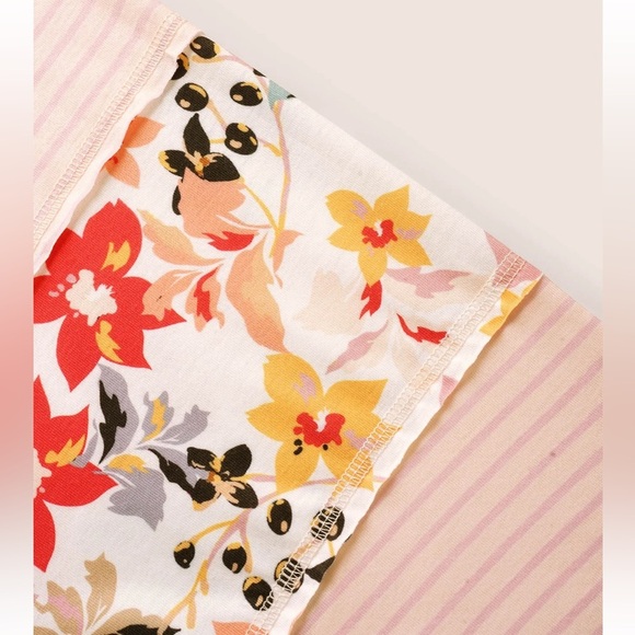 BloomChic Plus Size 3XL Crew Neck Striped Patchwork Floral Print T-shirt us22 - Picture 4 of 7